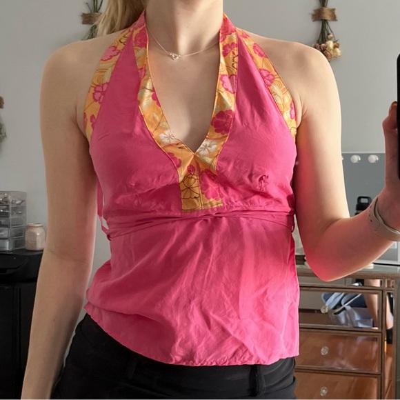 Y2K Gap Halter Top - Picture 2 of 5